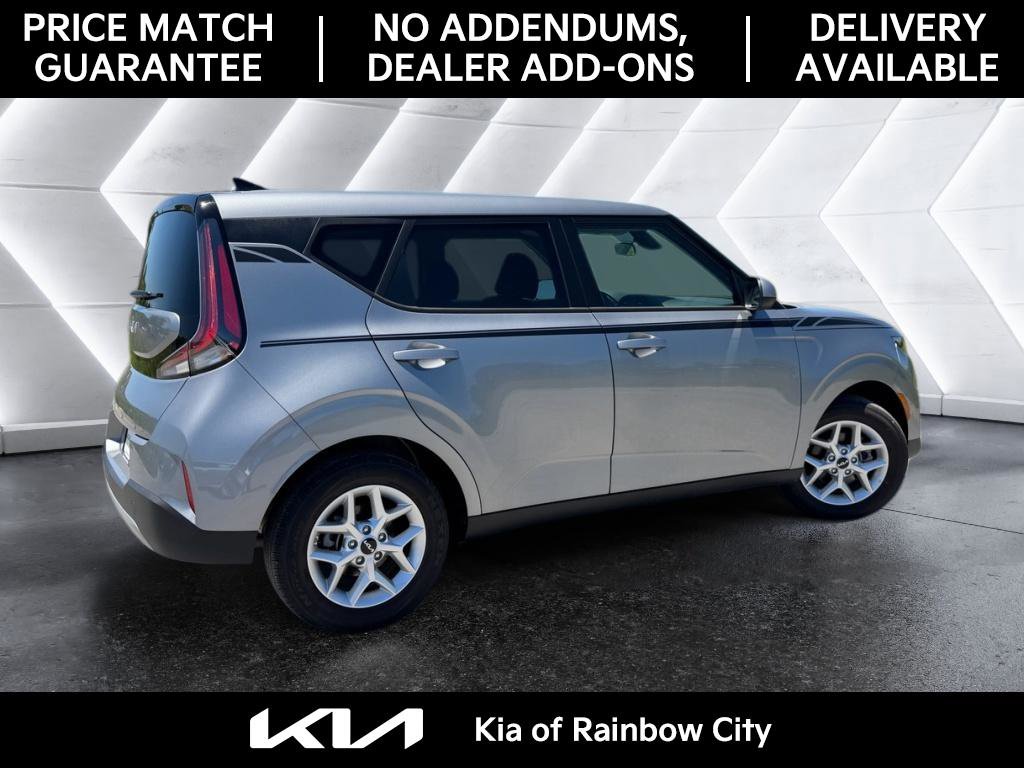 Used 2025 Kia Soul LX w/ LX Technology Package FWD image 5