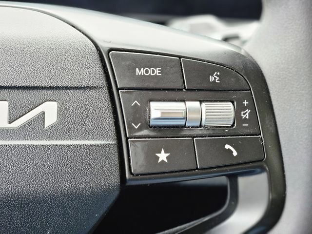 Used 2025 Kia K4 LXS image 18