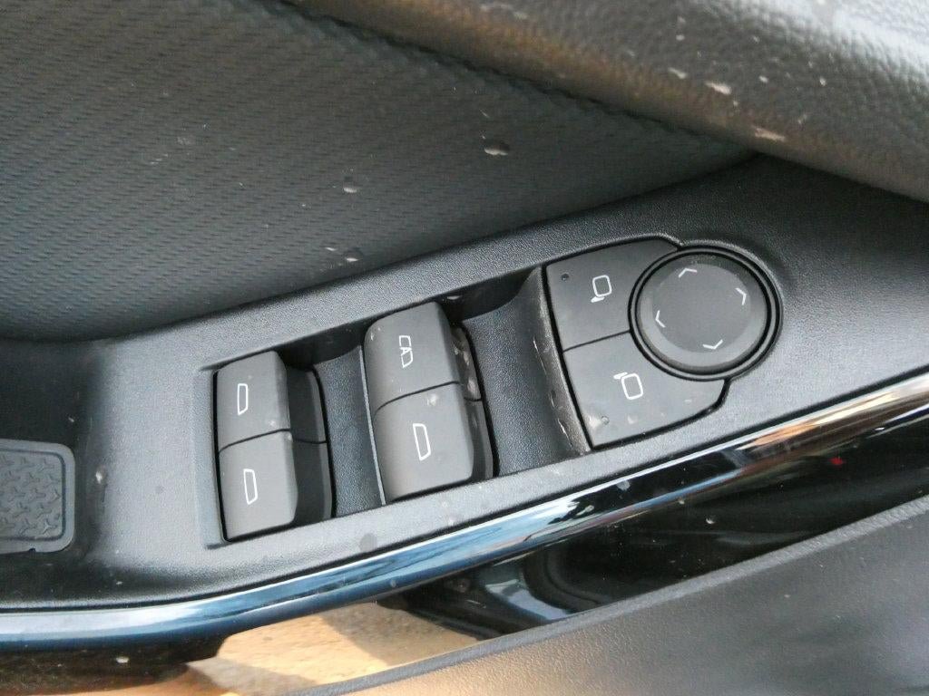 New 2027 Chevrolet Equinox LT FWD image 16