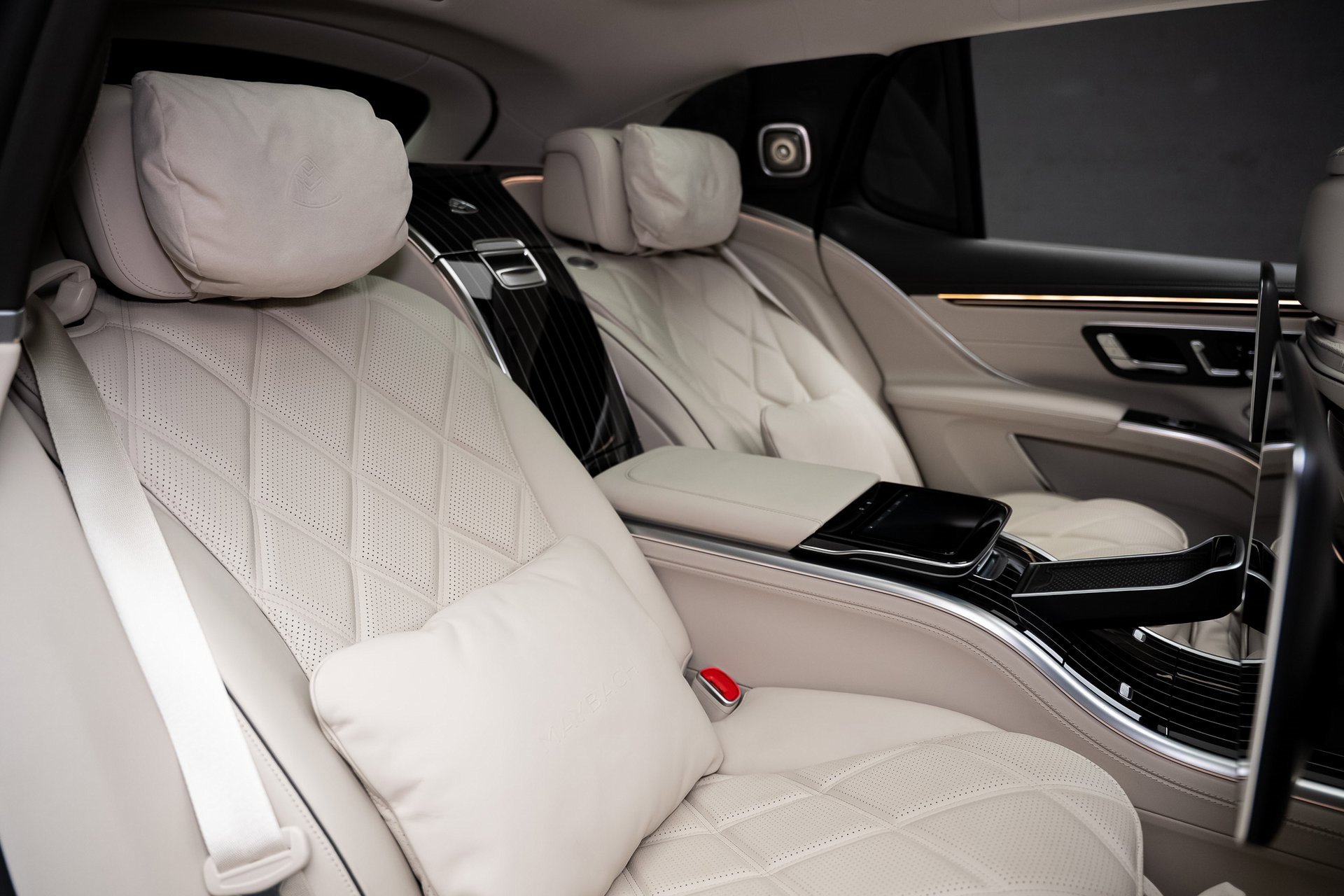 Used 2024 Mercedes-Benz Maybach EQS 680 4MATIC image 65