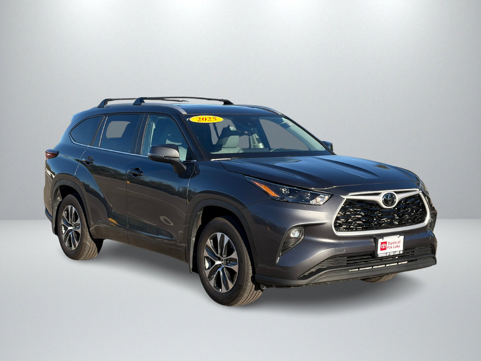Used 2025 Toyota Highlander XLE AWD/4WD image 7