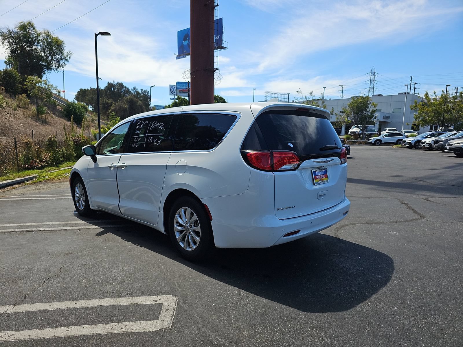 Used 2019 Chrysler Pacifica LX w/ Tire & Wheel Group FWD image 5