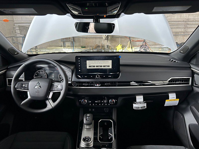 New 2026 Mitsubishi Outlander SE FWD image 24