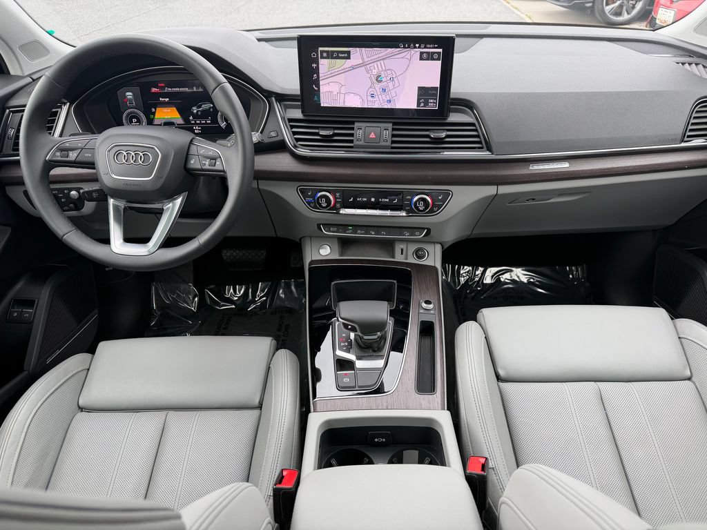 Used 2021 Audi Q5 e Prestige w/ Prestige Package AWD/4WD image 2