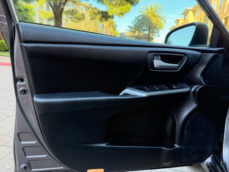 Used 2016 Toyota Camry SE FWD image 51