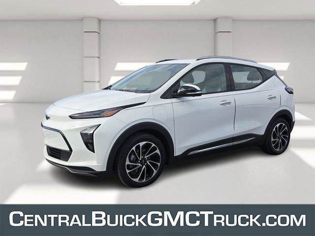 Used 2023 Chevrolet Bolt EUV Premier w/ Sun & Sound Package FWD image 1