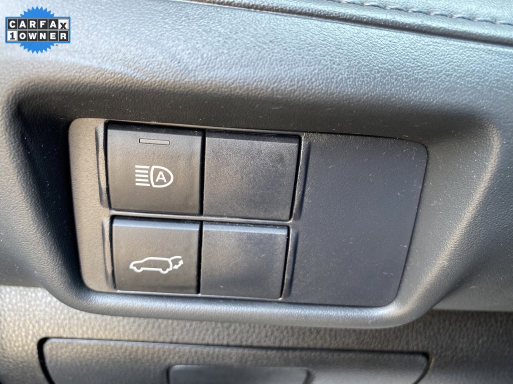 Used 2020 Toyota Highlander LE image 29