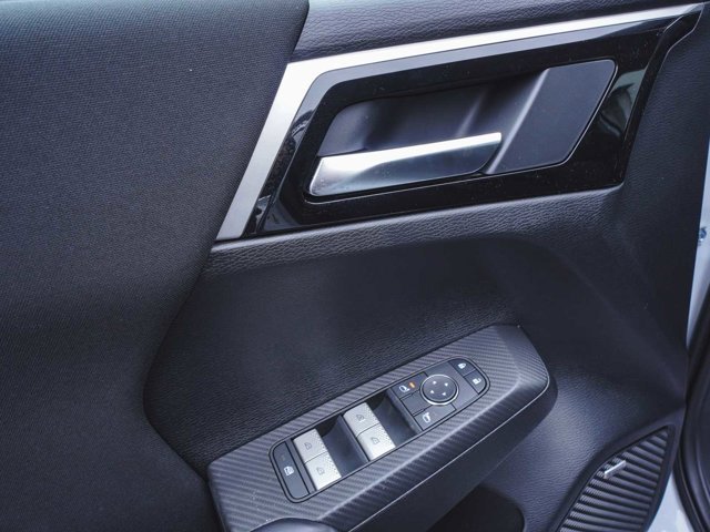 New 2026 Mitsubishi Outlander ES image 10
