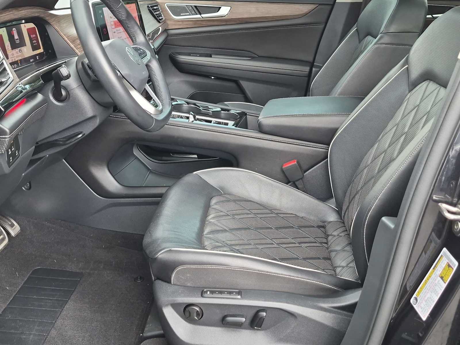Used 2024 Volkswagen Atlas SEL Premium R-Line AWD/4WD image 17