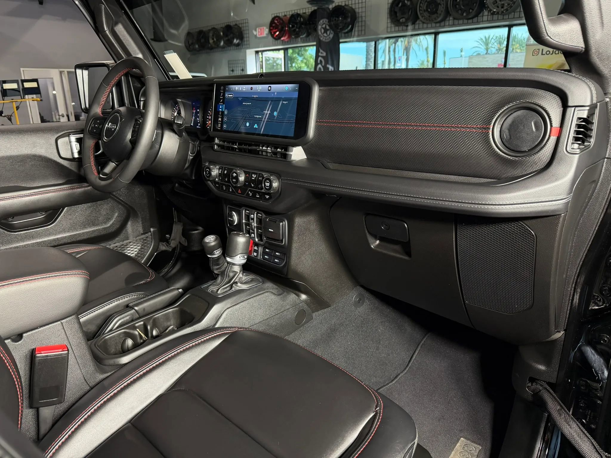 Used 2024 Jeep Gladiator Rubicon image 8