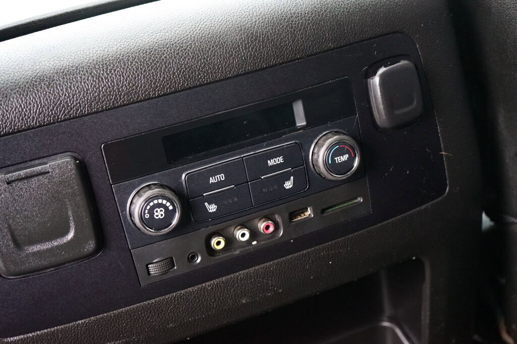 Used 2015 GMC Yukon SLT w/ Open Road Package image 17