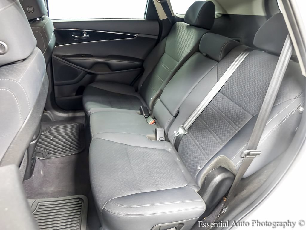 Used 2017 Kia Sorento AWD w/ LX Convenience Package image 11