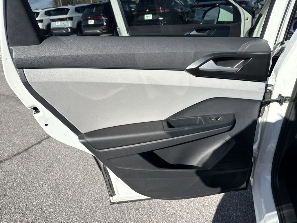 Used 2022 Volkswagen Taos SE image 23