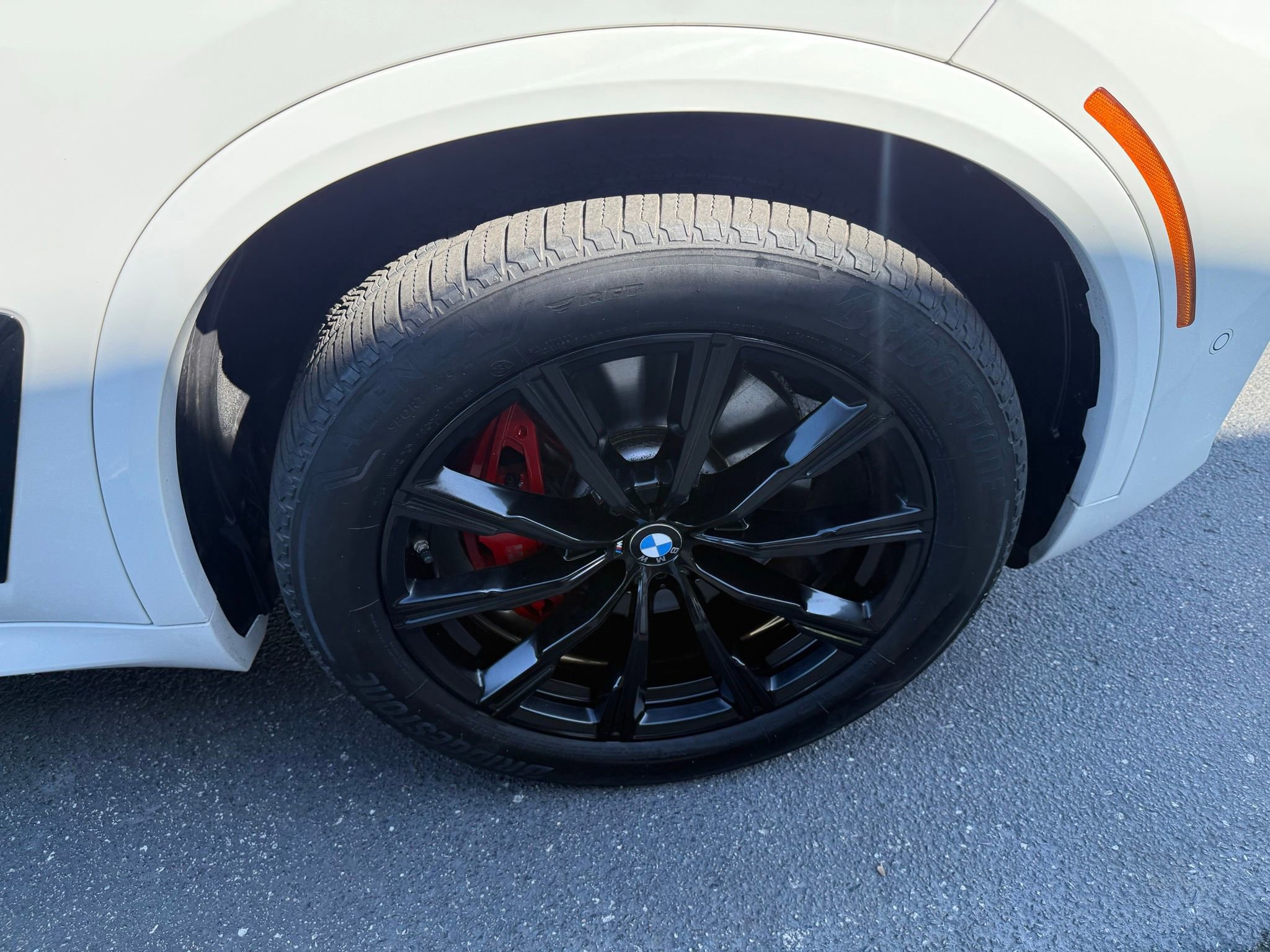 Used 2024 BMW X5 xDrive40i w/ Executive Package image 14