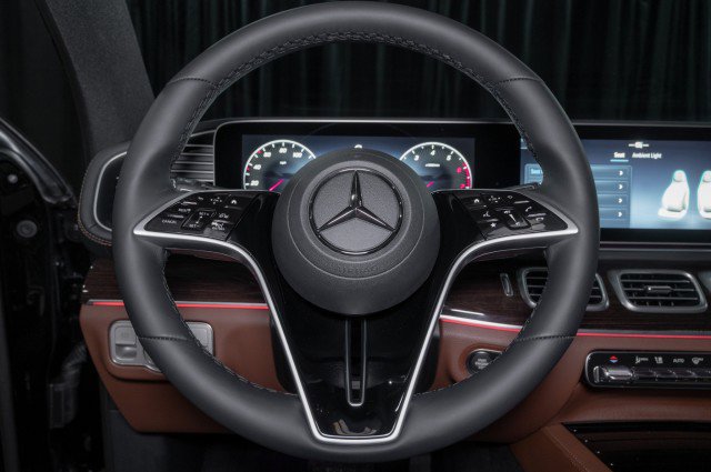 Certified 2026 Mercedes-Benz GLS 450 4MATIC image 23