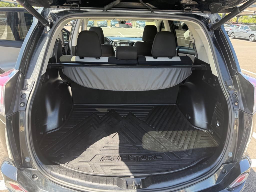 Used 2018 Toyota RAV4 Adventure AWD/4WD image 25