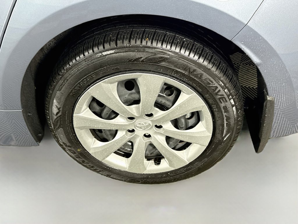 Certified 2025 Toyota Corolla LE AWD/4WD image 32