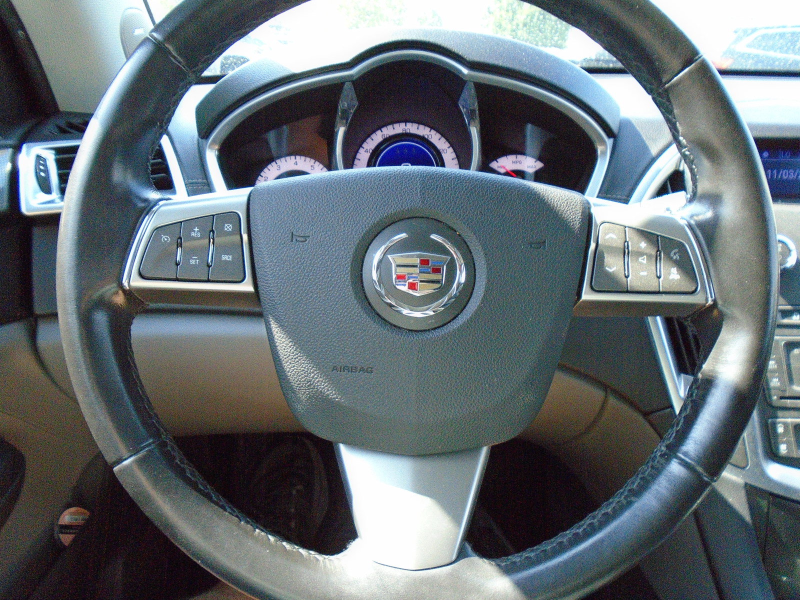 Used 2011 Cadillac SRX 2WD image 16