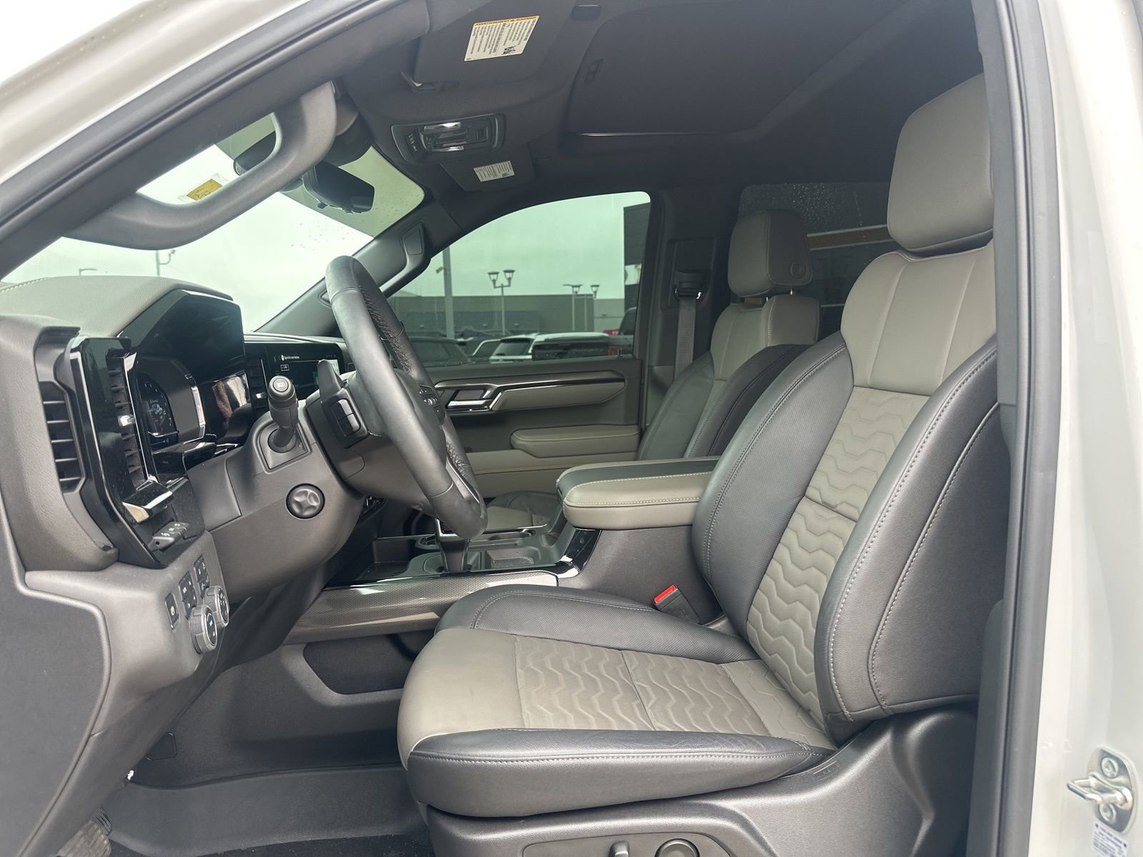 Used 2025 Chevrolet Silverado 1500 ZR2 w/ Technology Package image 10