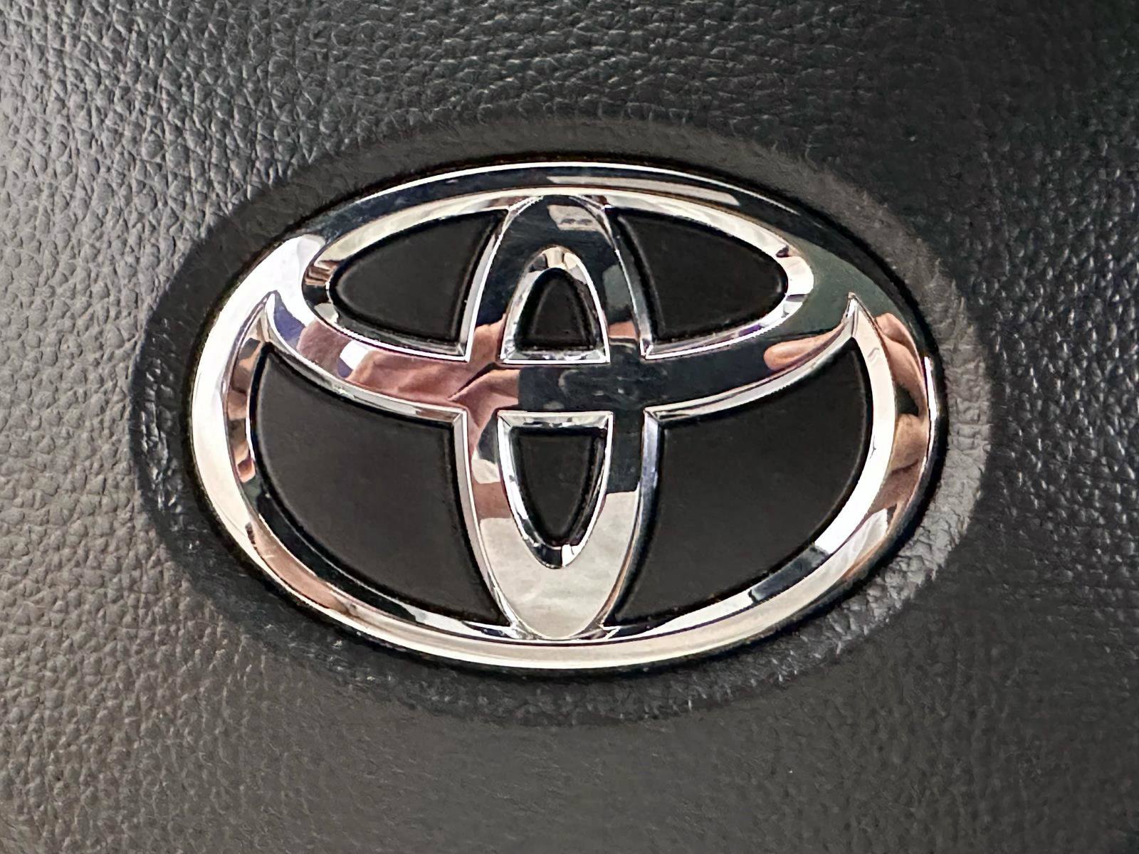 Certified 2025 Toyota Corolla SE w/ SE Premium Package image 20