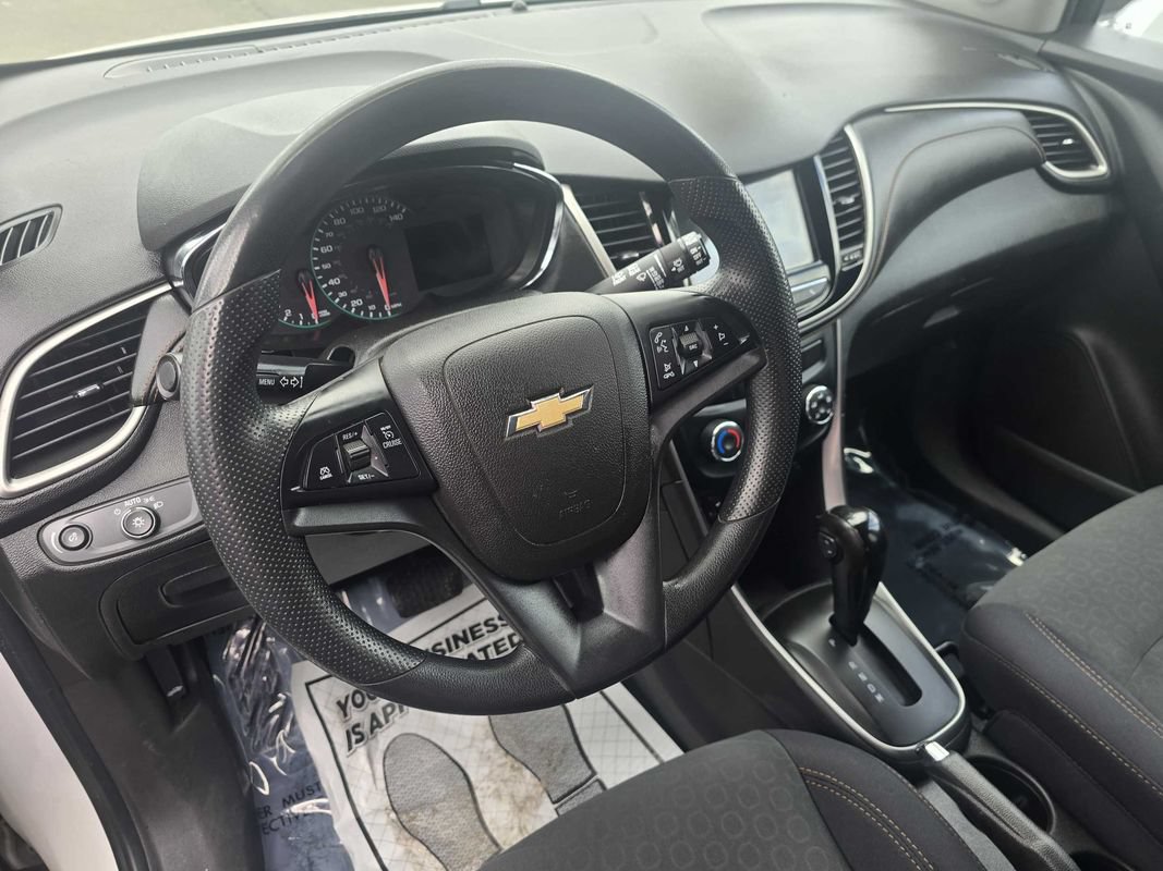 Used 2019 Chevrolet Trax LS w/ Tint and Cruise Package AWD/4WD image 26