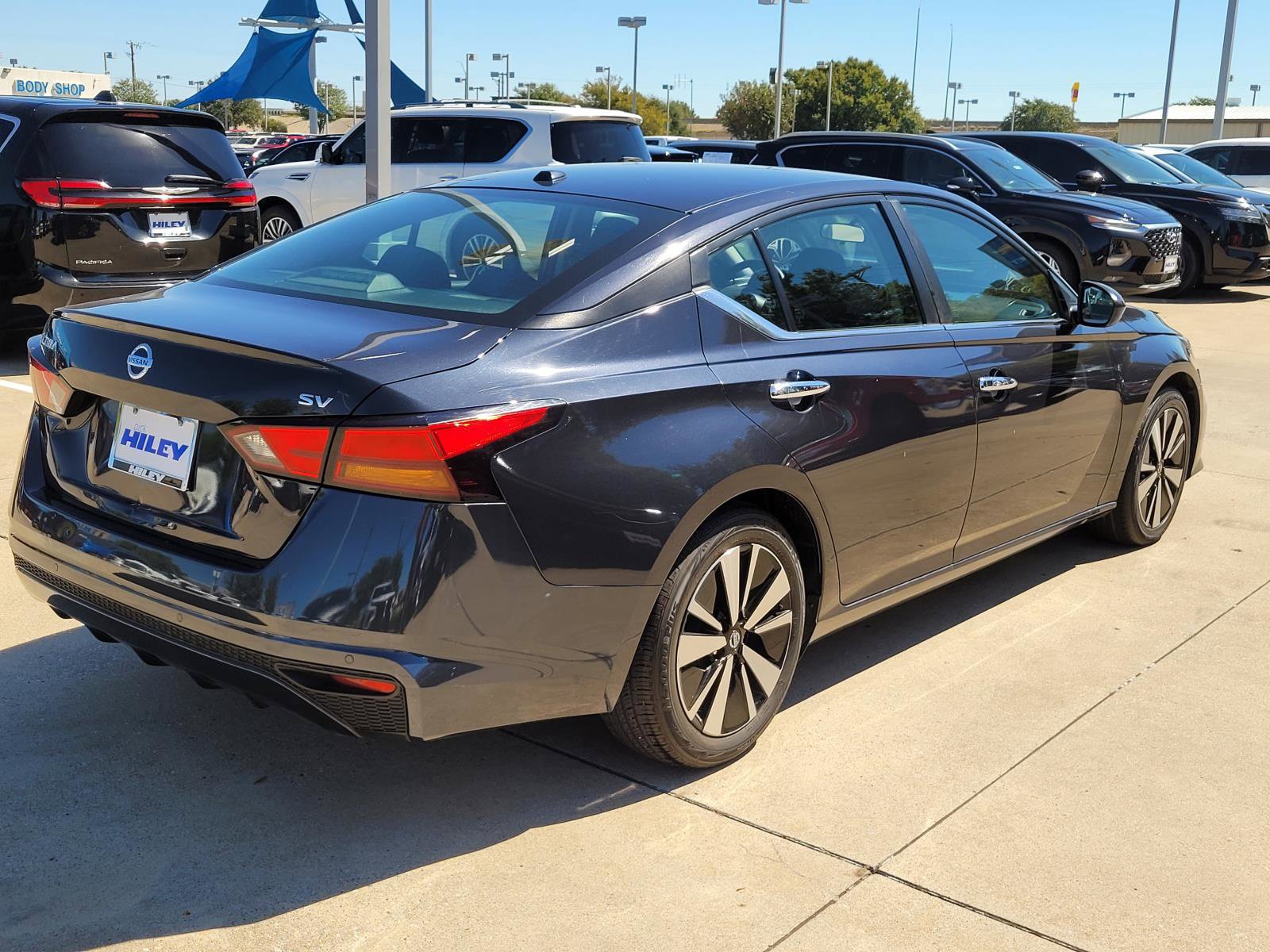 Used 2022 Nissan Altima 2.5 SV FWD image 4