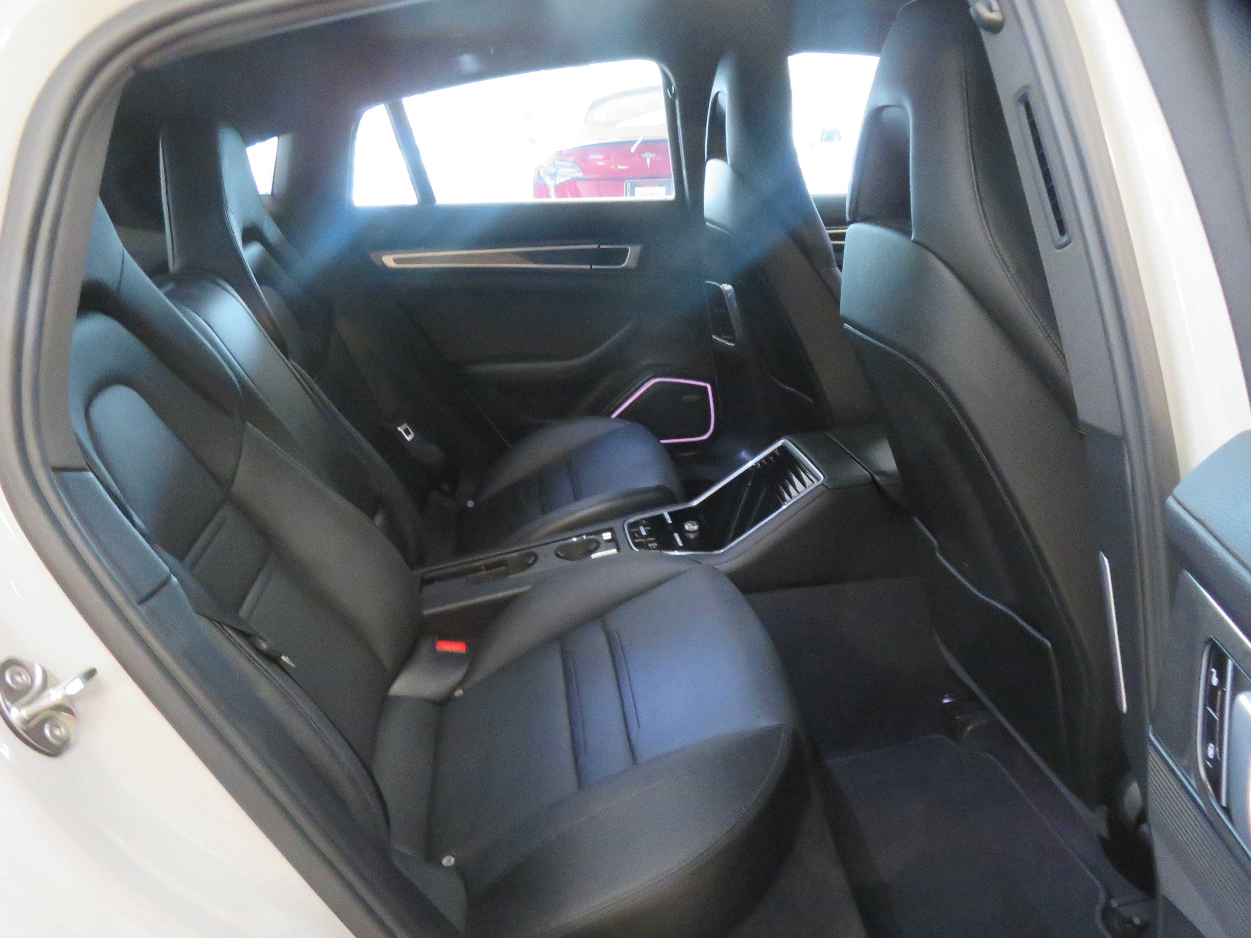 Used 2018 Porsche Panamera 4S AWD/4WD image 25