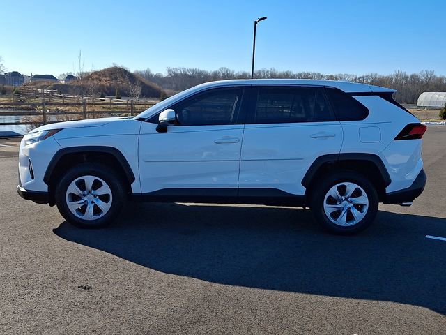 Used 2023 Toyota RAV4 LE image 4