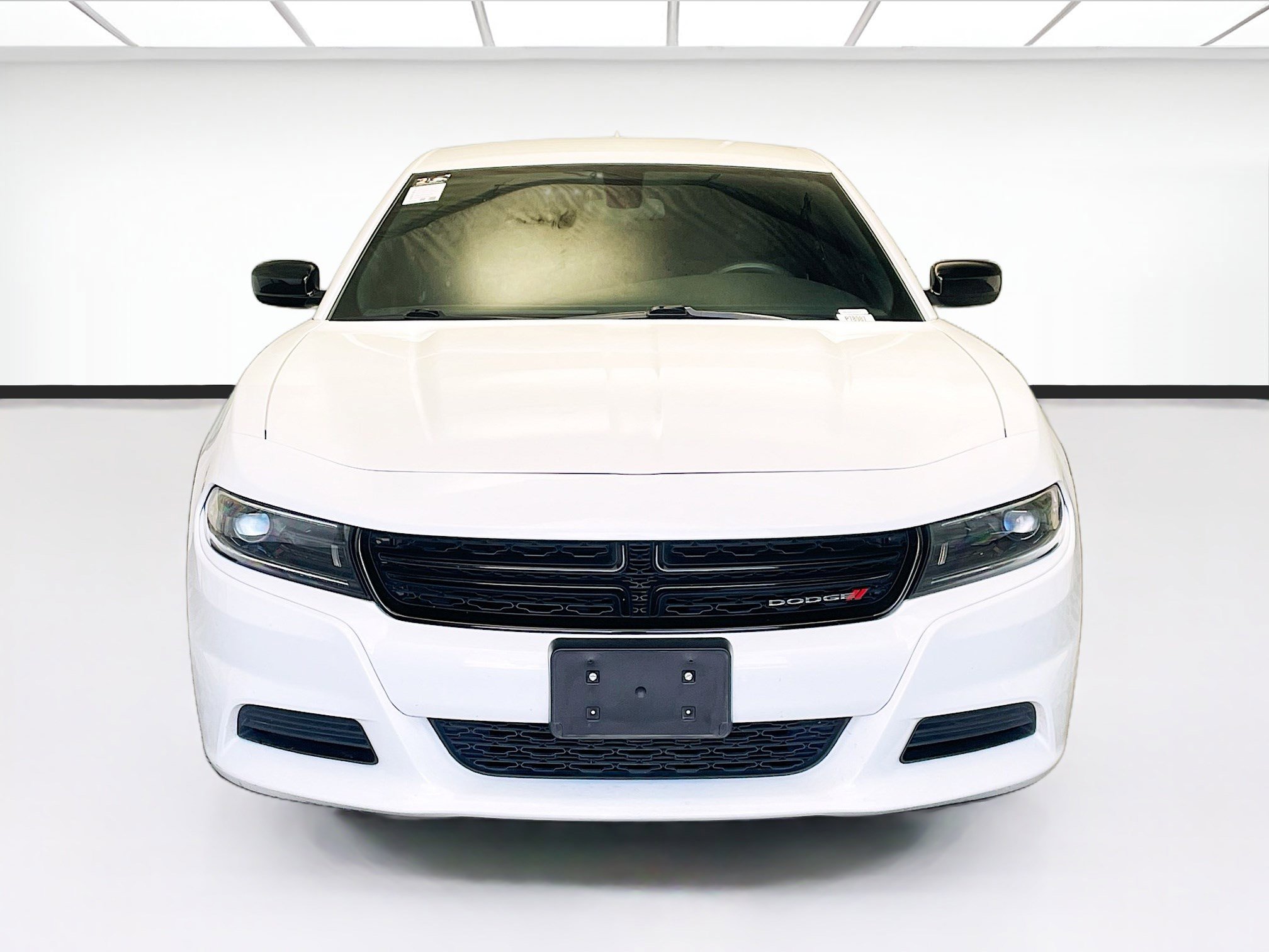 Used 2023 Dodge Charger SXT image 2