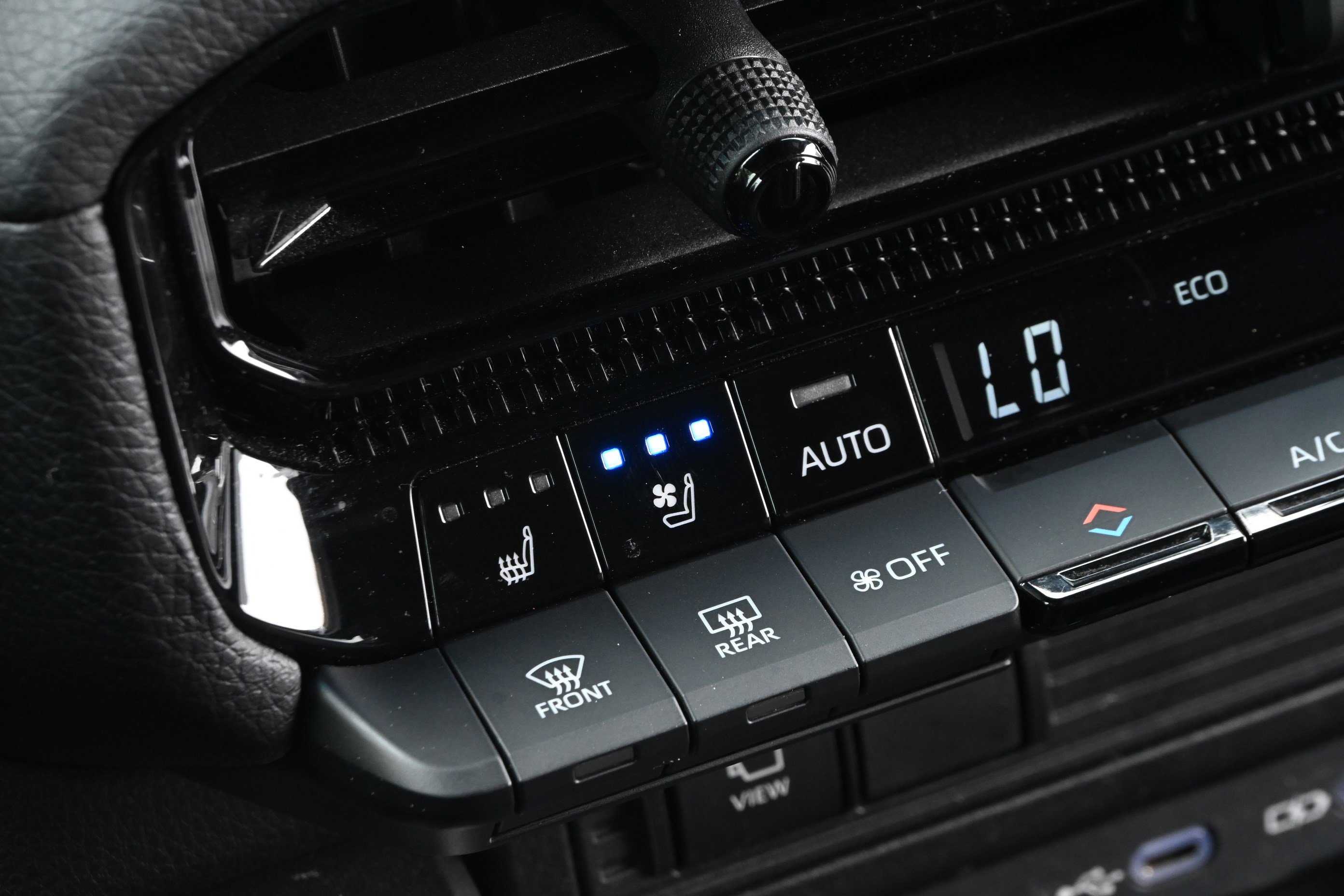 Used 2024 Toyota Land Cruiser image 38