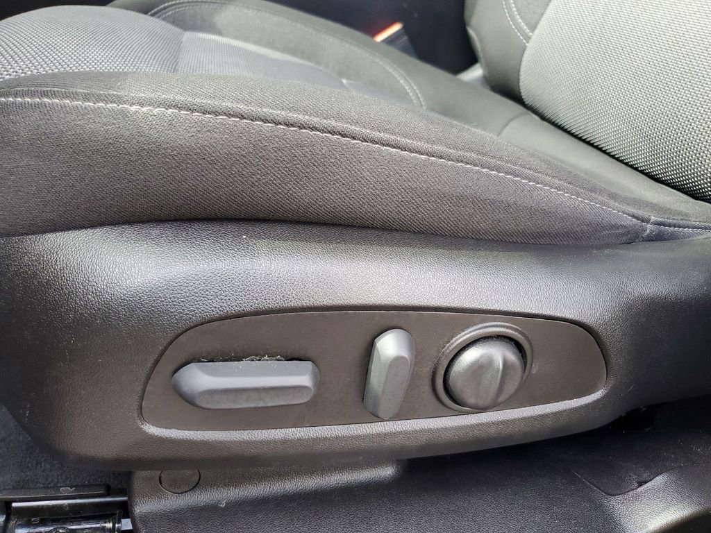 Used 2023 Chevrolet Traverse LT image 21