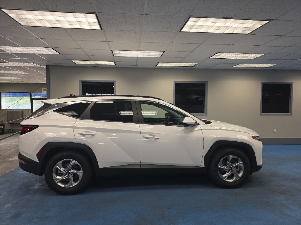 Used 2024 Hyundai Tucson SEL FWD image 2