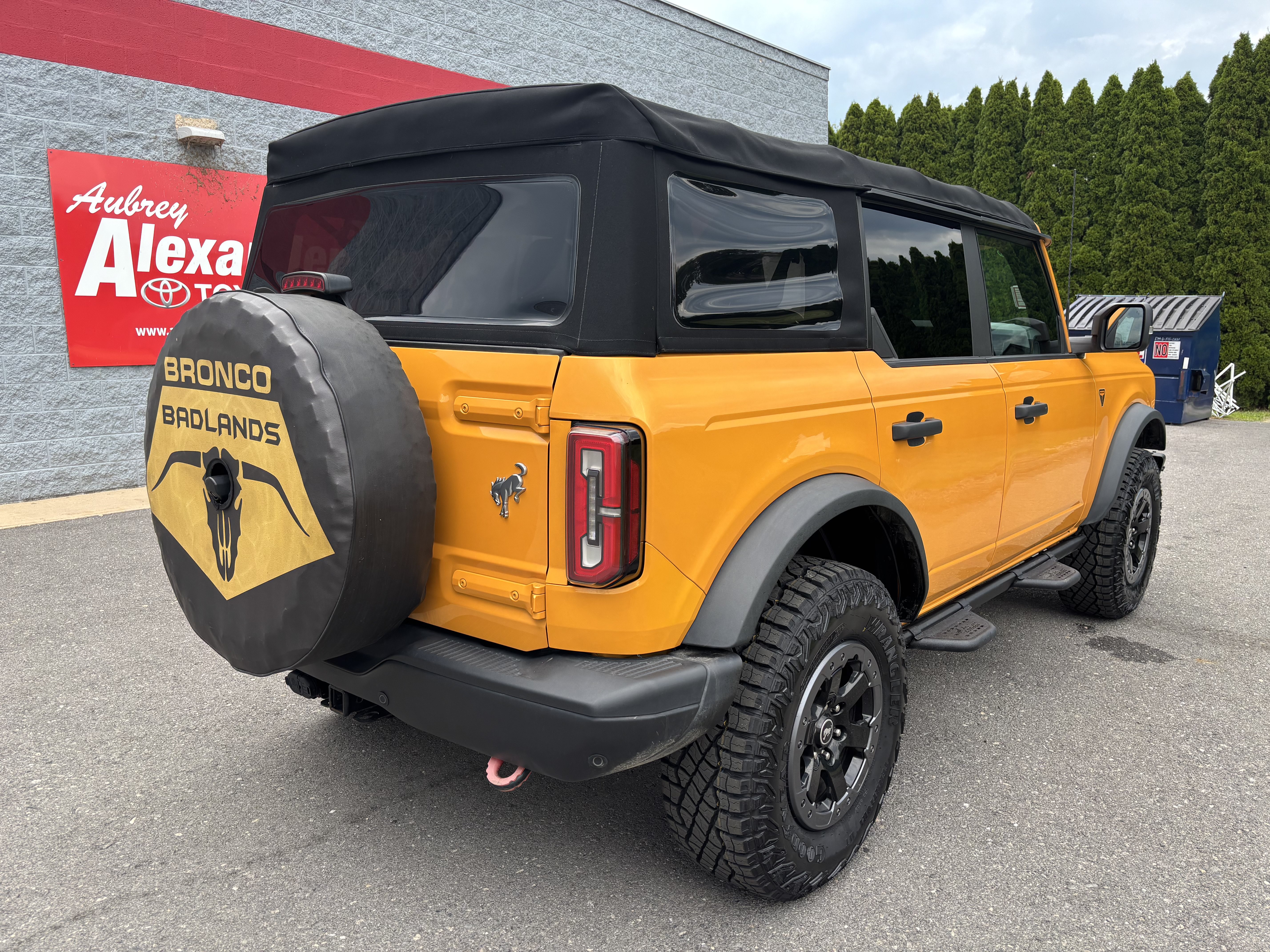 Used 2021 Ford Bronco Badlands AWD/4WD image 3