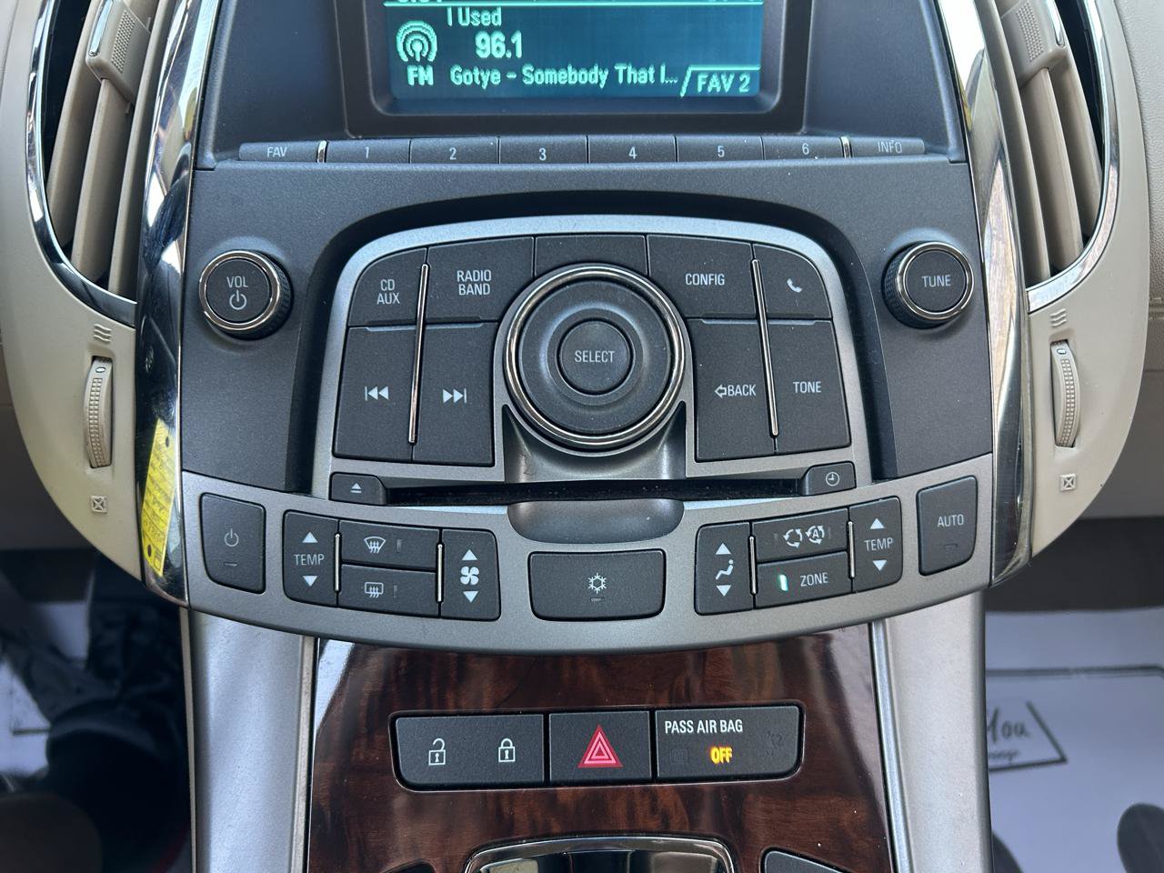Used 2011 Buick LaCrosse CX FWD image 23