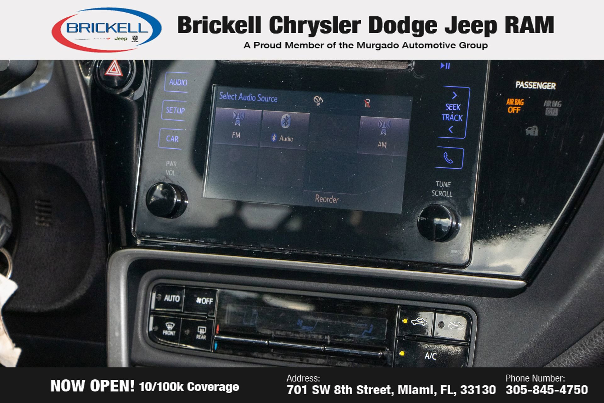 Used 2017 Toyota Corolla LE image 19