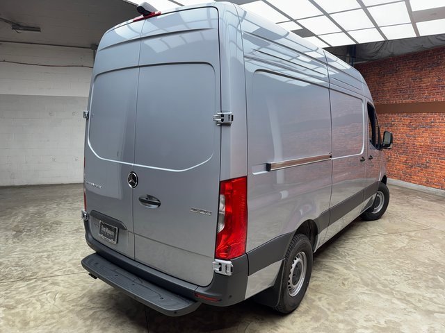 Used 2025 Mercedes-Benz Sprinter 2500 image 5