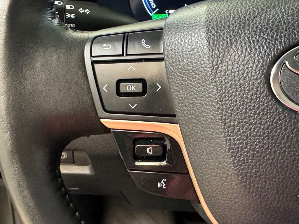 Used 2023 Toyota Crown Limited image 37