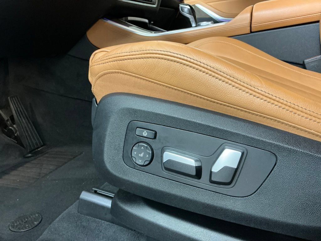 Certified 2022 BMW X5 xDrive40i w/ Parking Assistance Package AWD/4WD image 20