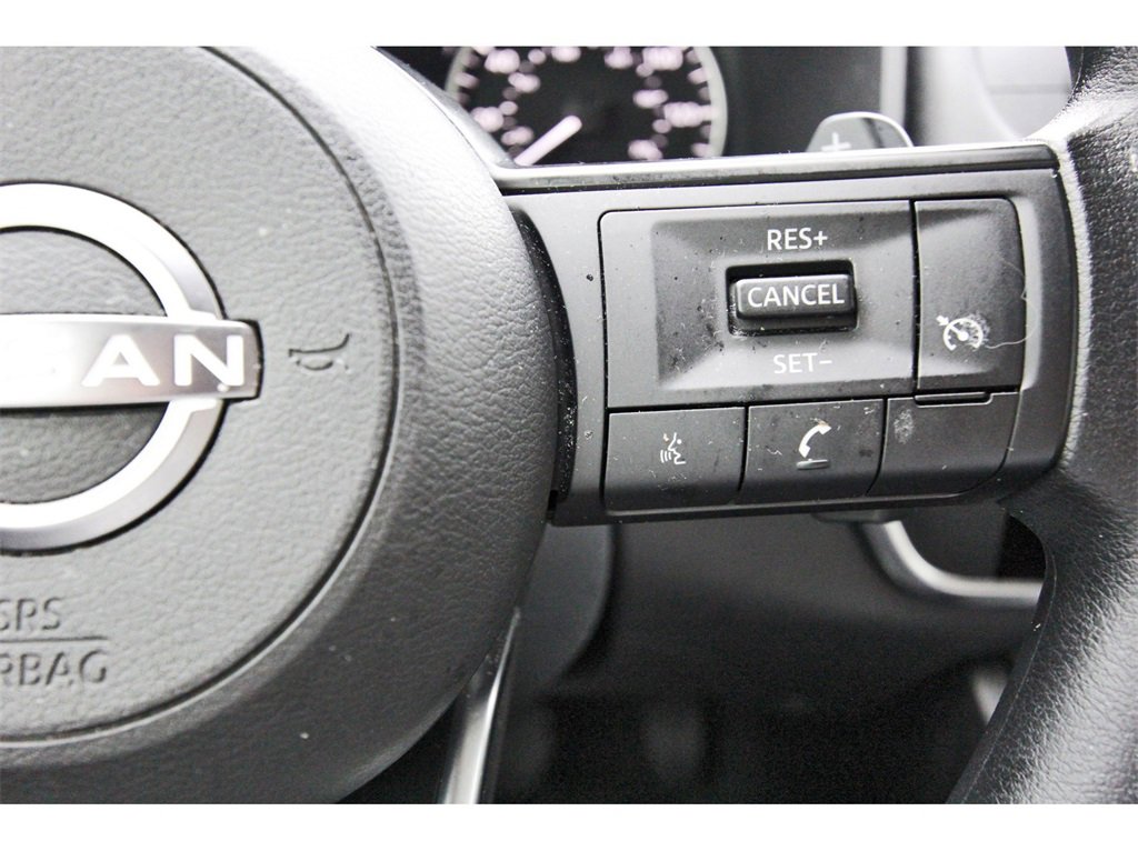 Used 2024 Nissan Rogue S image 12