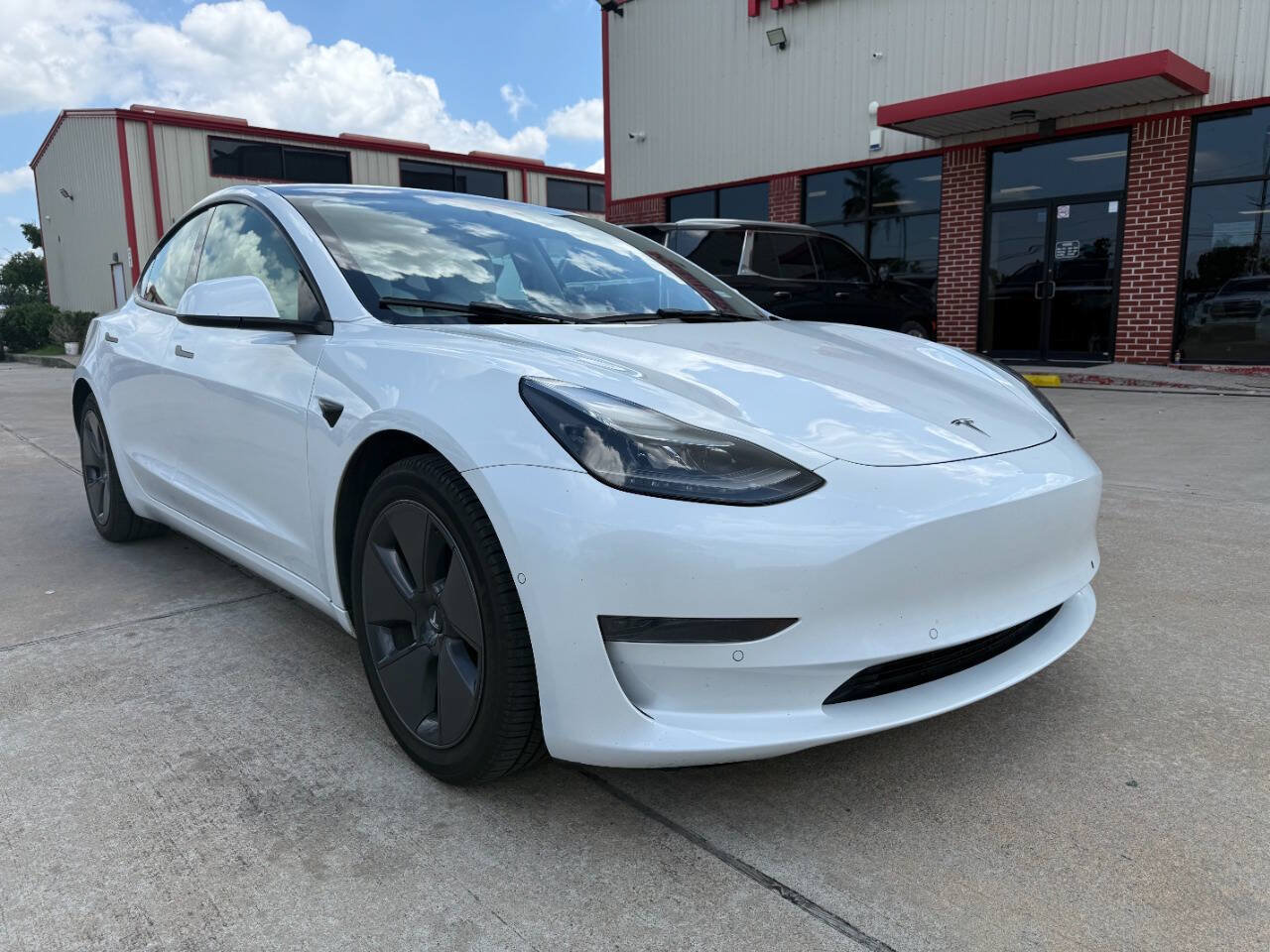 Used 2021 Tesla Model 3 Standard Range Plus RWD image 1