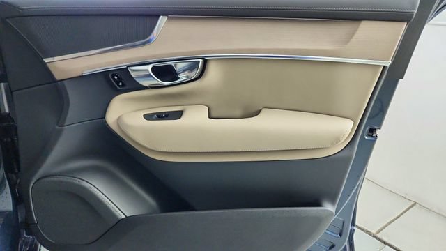 New 2026 Volvo XC90 T8 Plus w/ Protection Package AWD/4WD image 39