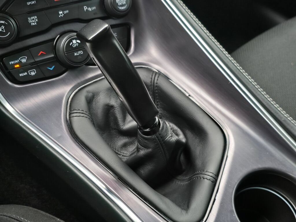 Used 2016 Dodge Challenger R/T Scat Pack w/ Technology Group RWD image 26