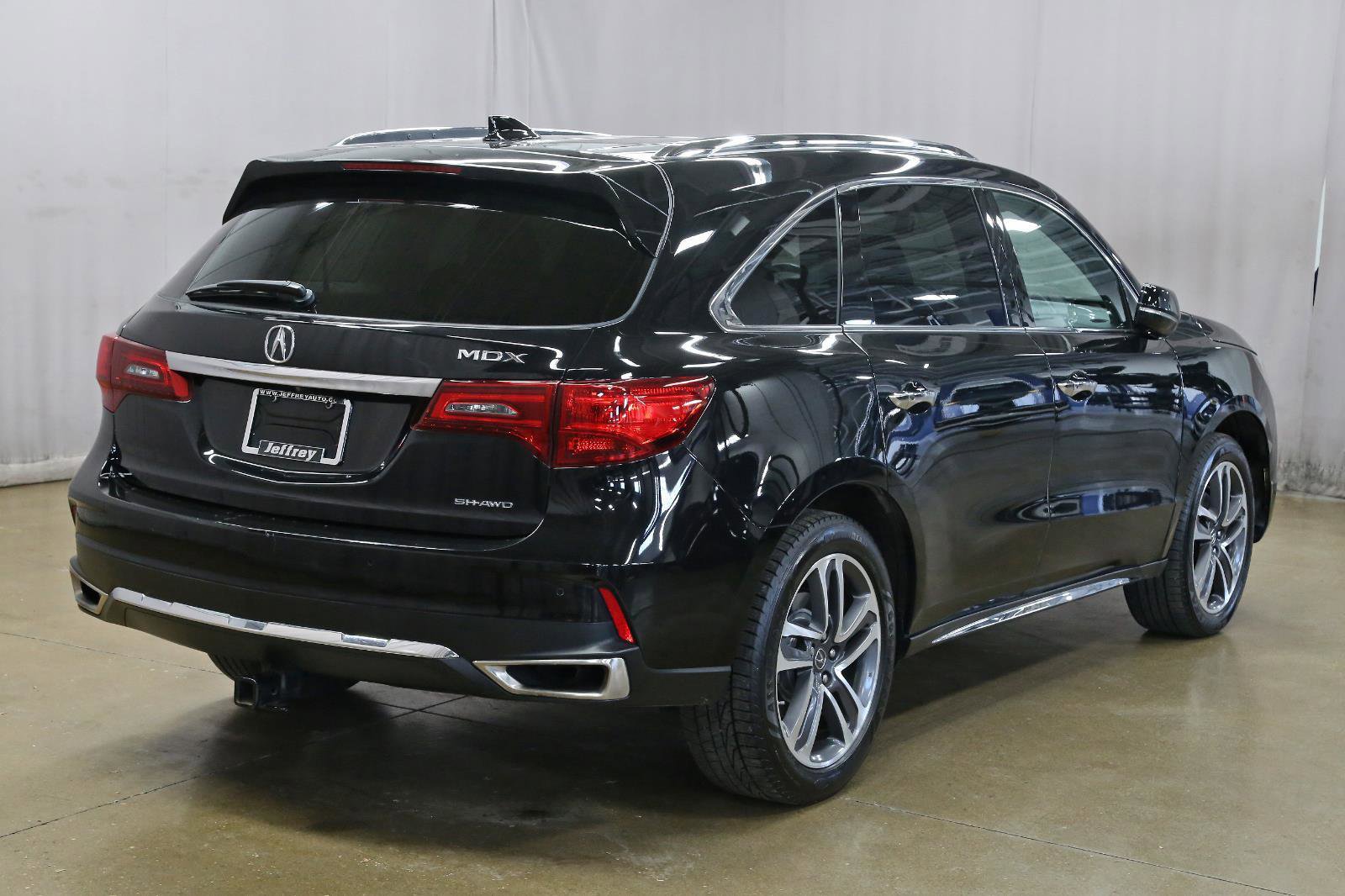 Used 2018 Acura MDX SH-AWD w/ Advance Package image 16