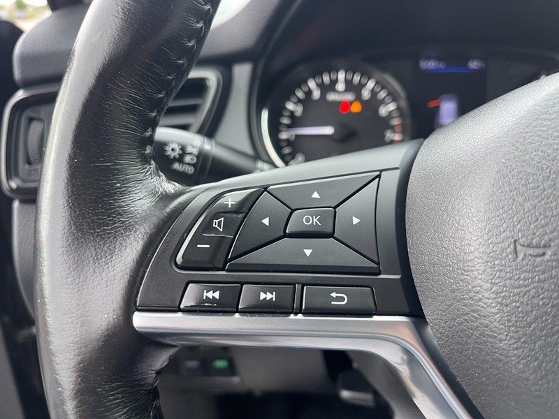 Used 2019 Nissan Rogue SV w/ Premium Package FWD image 24