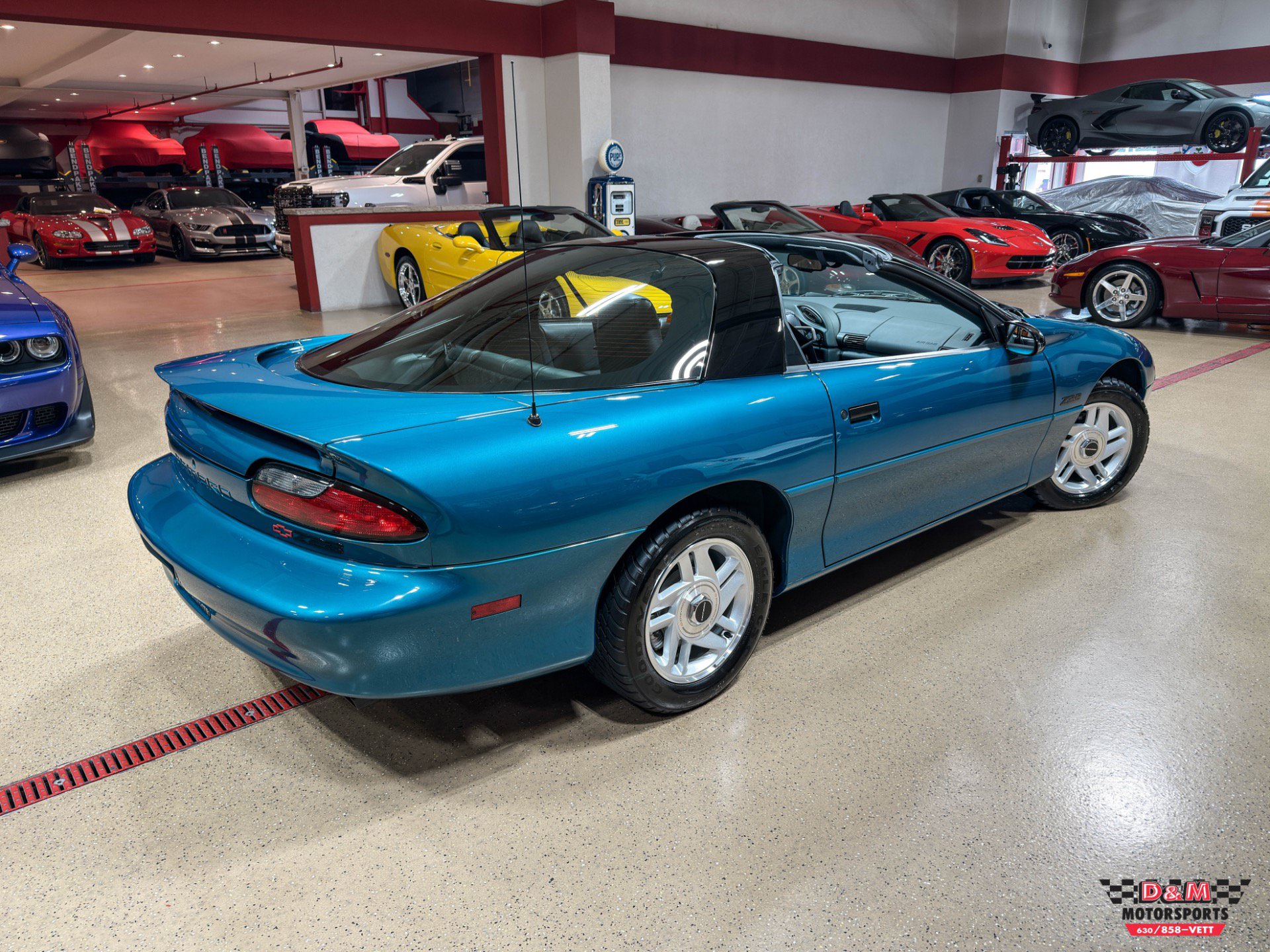 Used 1995 Chevrolet Camaro Z28 RWD image 46