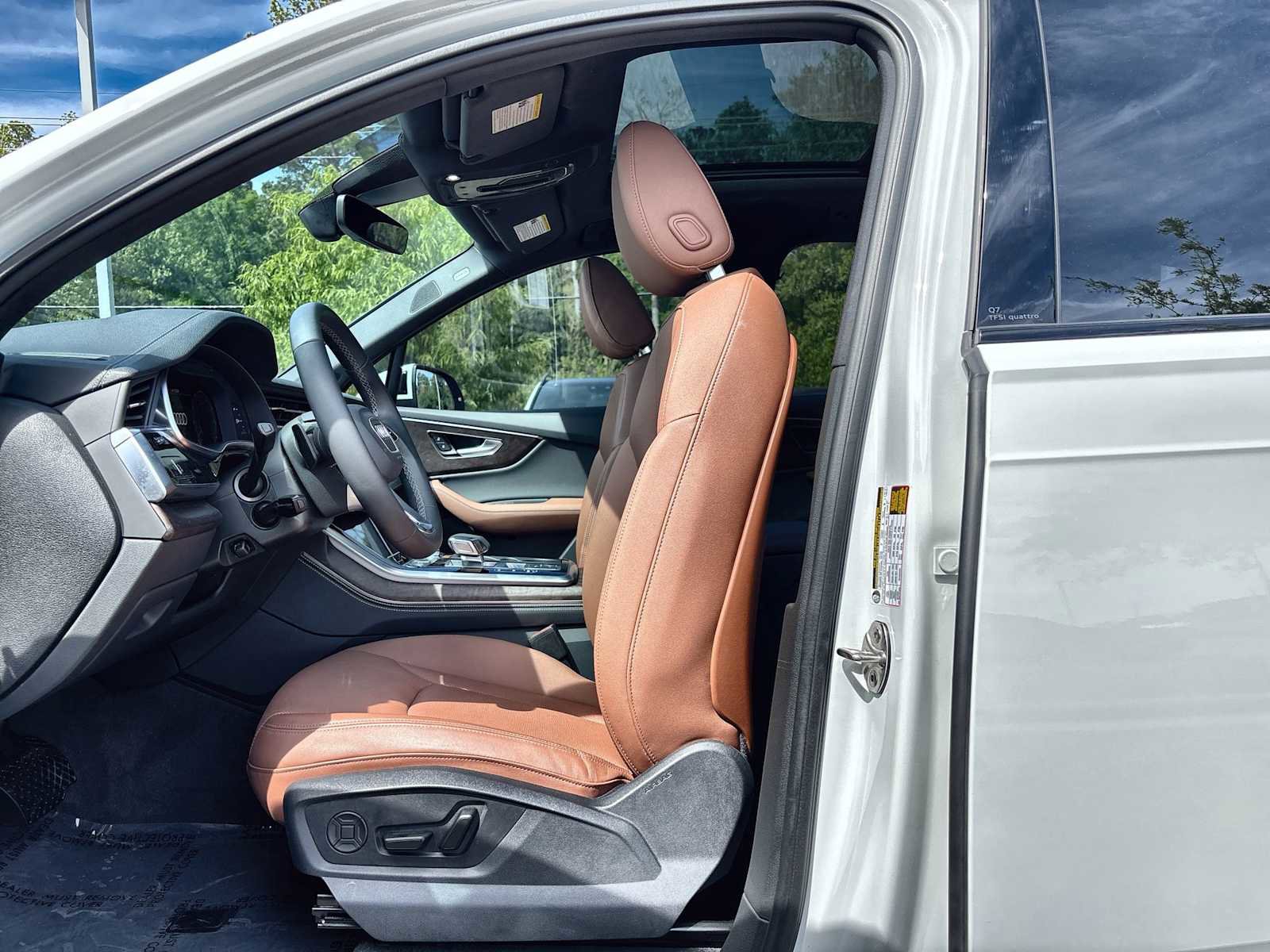 Used 2025 Audi Q7 3.0T Premium Plus image 3