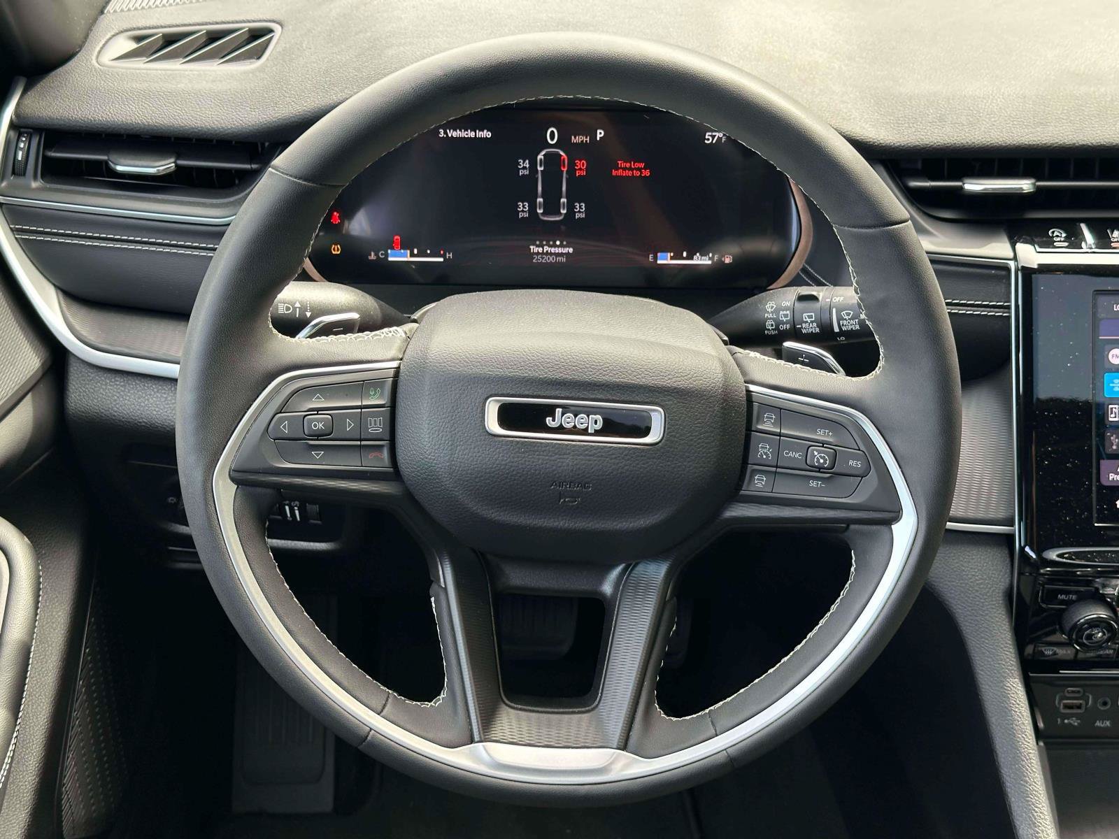 Used 2024 Jeep Grand Cherokee L Altitude AWD/4WD image 12