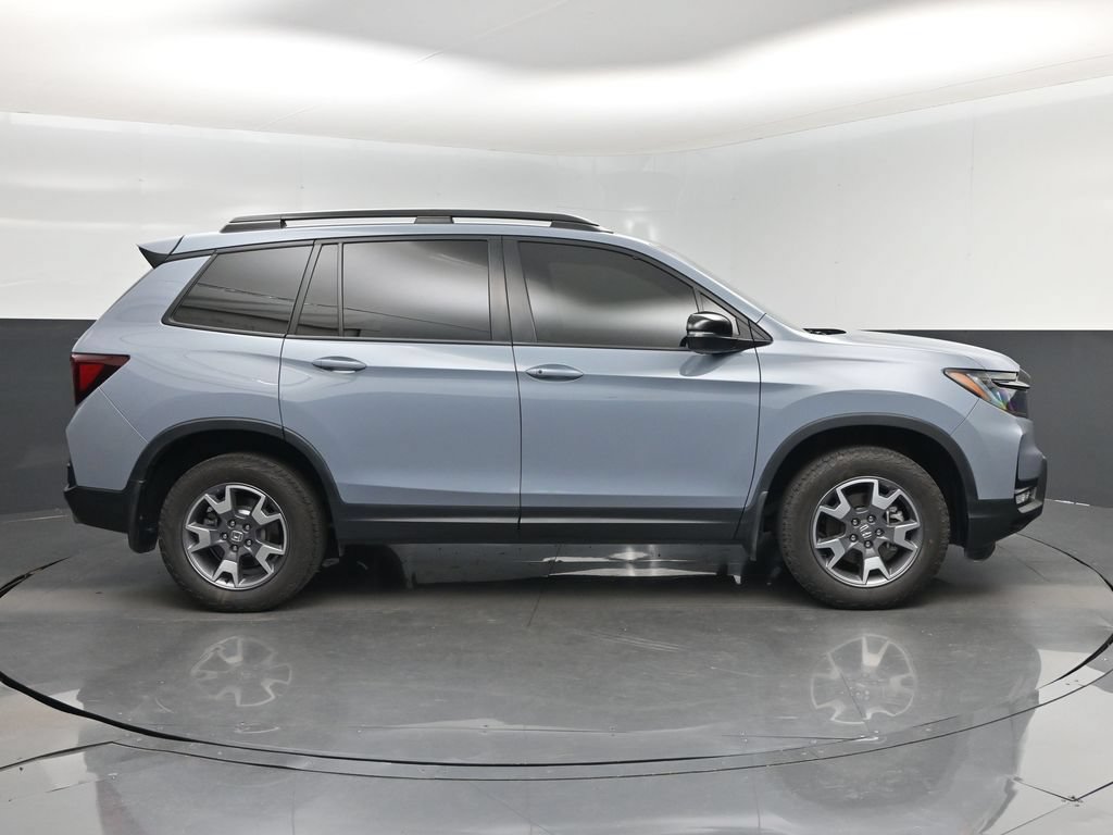 Used 2023 Honda Passport TrailSport image 2
