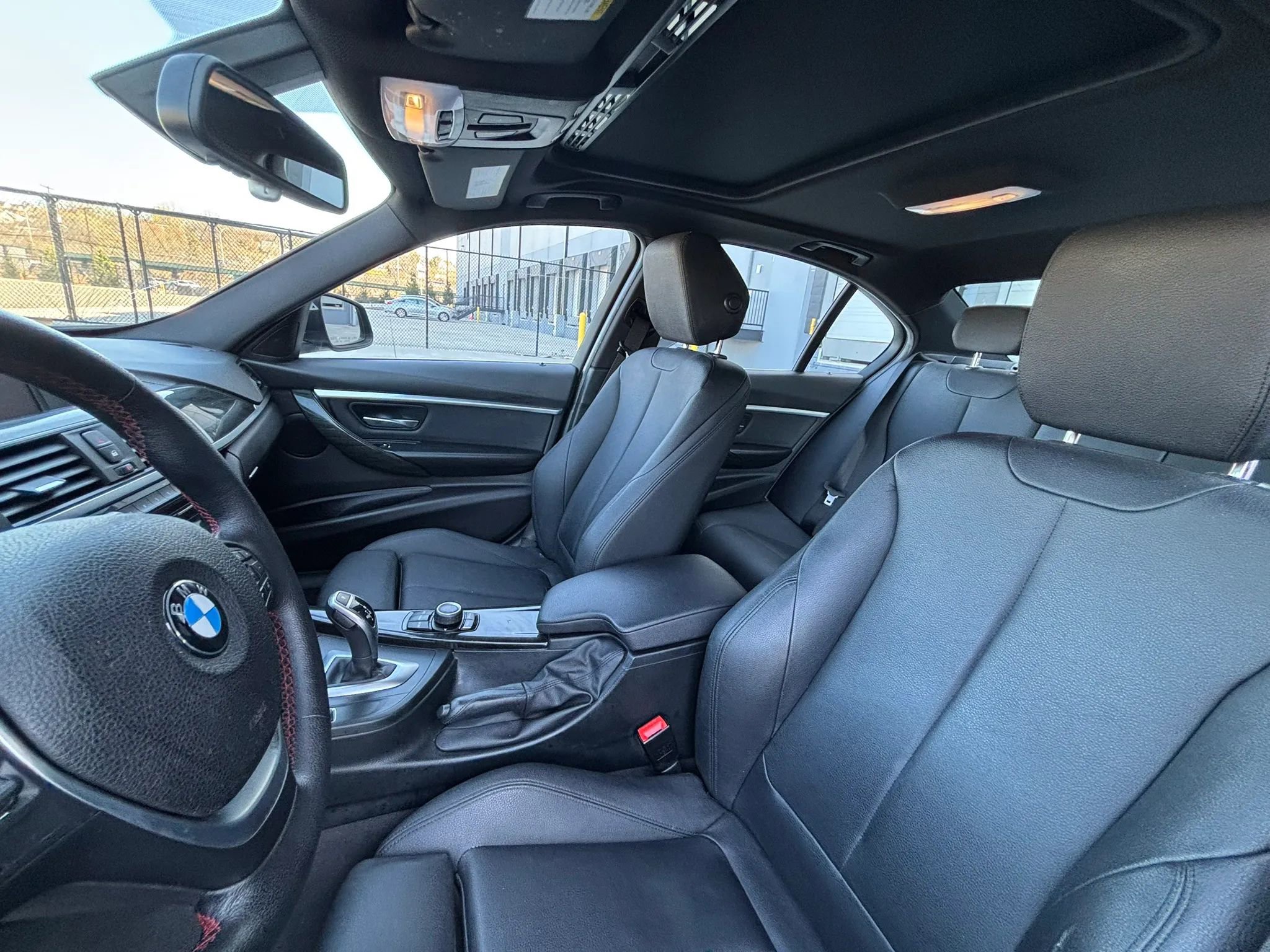 Used 2018 BMW 330i xDrive Sedan w/ Convenience Package image 17