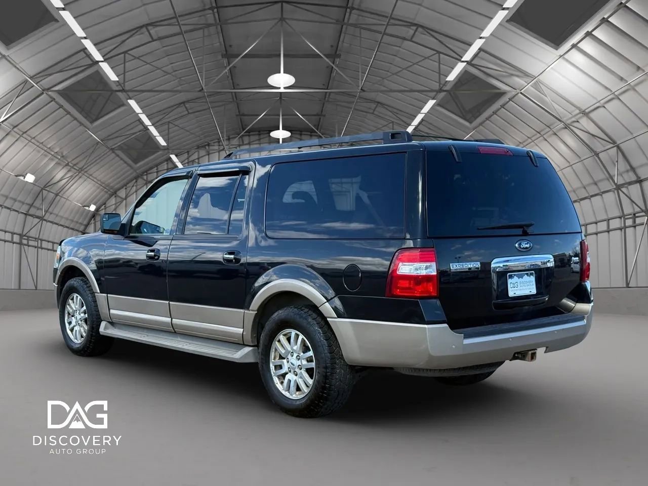 Used 2014 Ford Expedition EL XLT w/ Equipment Group 202A AWD/4WD image 3